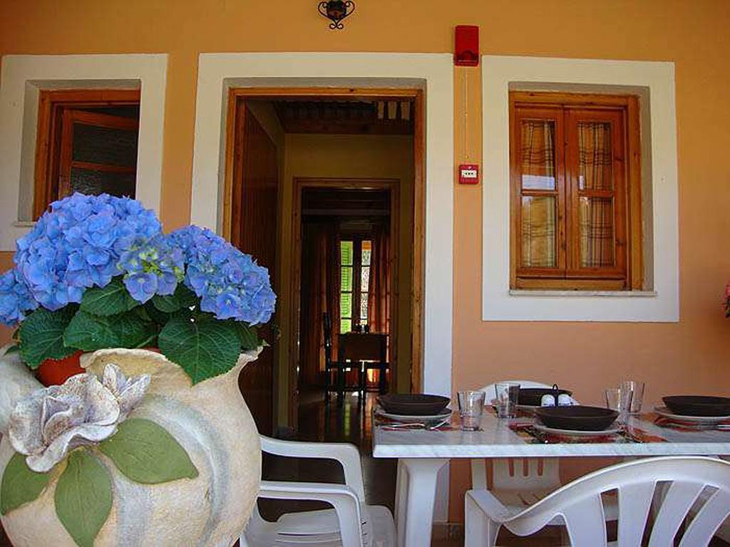 Mary Helen Apartments Kassiopi Exterior foto